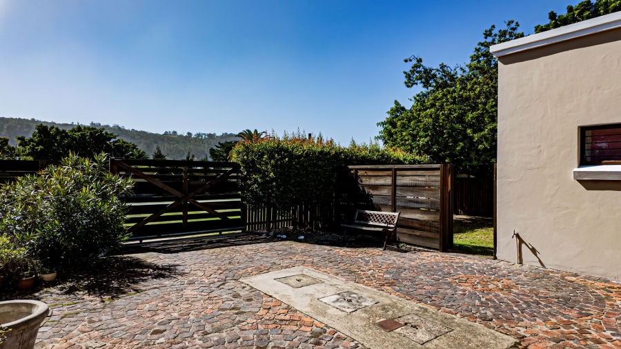 5 Bedroom Property for Sale in The Island Western Cape